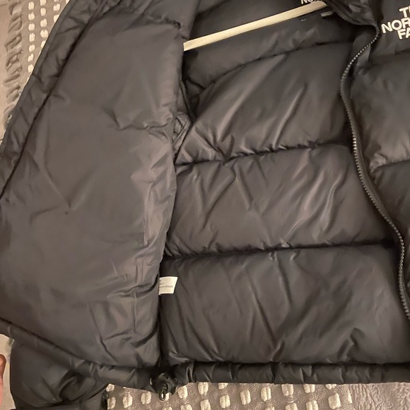 Women’s 1996 Retro Nuptse Jacket
North face puffer jacket SOLD - Picture 6 of 6